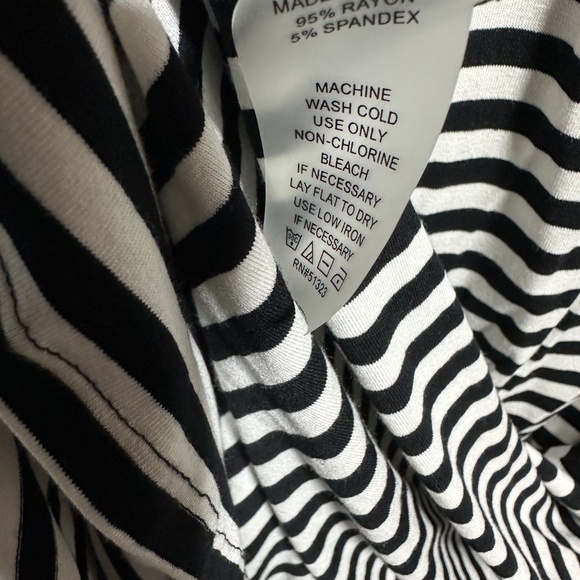 Two by Vince Camuto Women's Dress 3X Black/White Striped Sleeveless Maxi Stretch - Picture 6 of 8